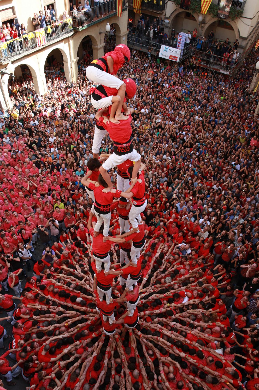 Menselijke toren - de castellers- basis van vertrouwen